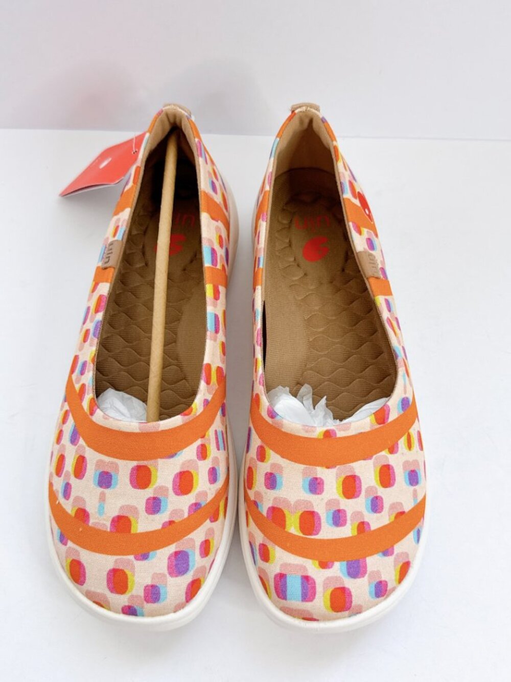 NWT Women’s Size 8.5 UIN Neon Sweetheart Canvas Slip-On Comfort Flats